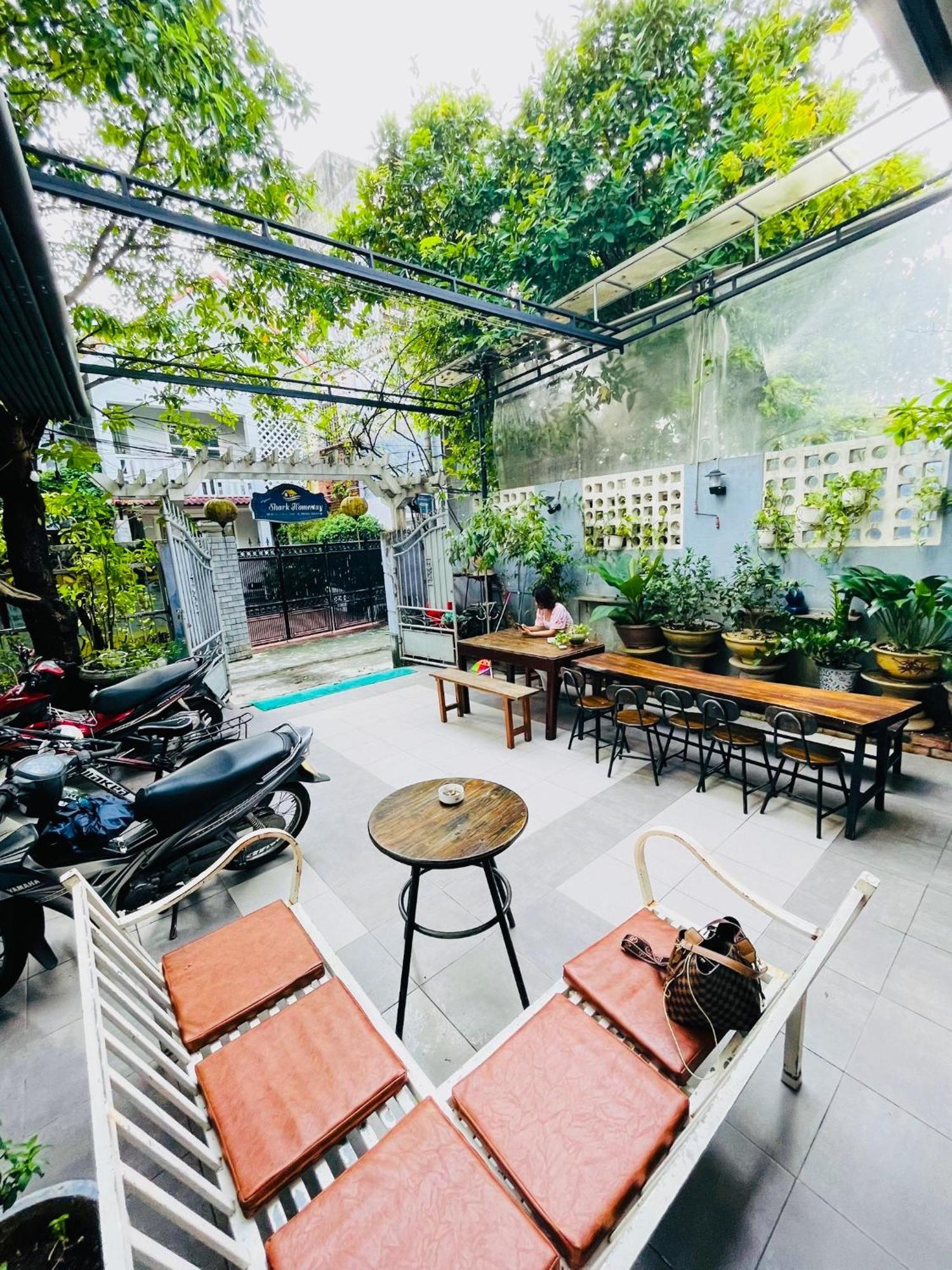 Shark Home Hué Extérieur photo